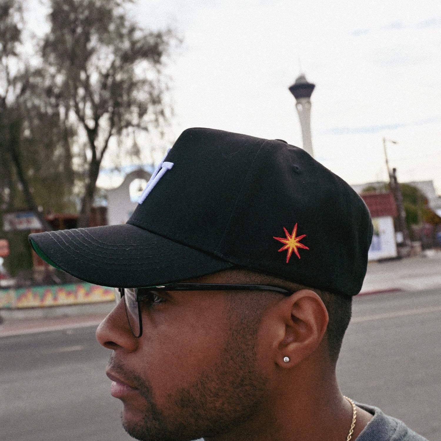  Las Vegas New Top Level Cross Sword Skyline Red Black Era  Snapback Hat Cap : Sports & Outdoors